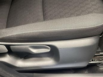 TOYOTA YARIS 1.5 VVT-h Icon Hatchback 5dr Petrol Hybrid E-CVT Euro 6 (s/s) (1