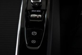 VOLVO XC60 2.0 B4 MHEV Momentum Pro Auto AWD Euro 6 (s/s) 5dr