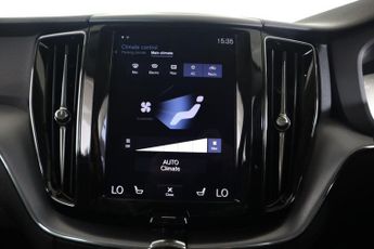 VOLVO XC60 2.0 B4 MHEV Momentum Pro Auto AWD Euro 6 (s/s) 5dr