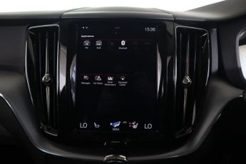 VOLVO XC60 2.0 B4 MHEV Momentum Pro Auto AWD Euro 6 (s/s) 5dr