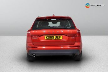 VOLVO XC60 2.0 B4 MHEV Momentum Pro Auto AWD Euro 6 (s/s) 5dr