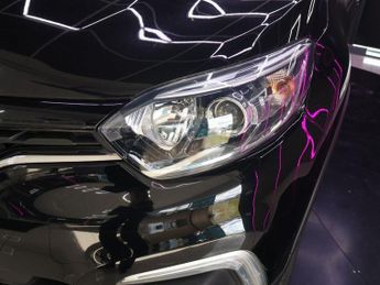 RENAULT CAPTUR 1.5 dCi ENERGY Iconic SUV 5dr Diesel EDC Euro 6 (s/s) (90 ps)