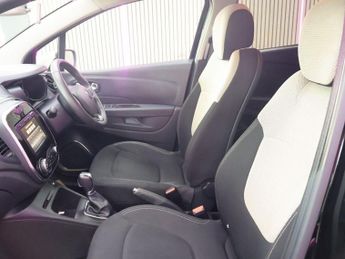 RENAULT CAPTUR 1.5 dCi ENERGY Iconic SUV 5dr Diesel EDC Euro 6 (s/s) (90 ps)