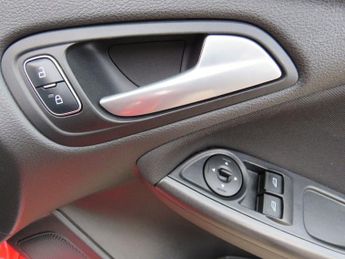 FORD FOCUS 1.0T EcoBoost ST-Line Hatchback 5dr Petrol Auto Euro 6 (s/s) (12