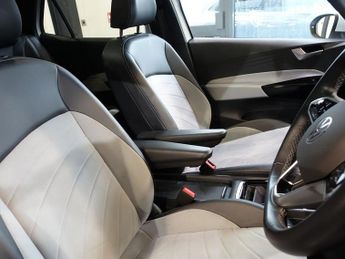 VOLKSWAGEN ID.3 Pro 58kWh Family Hatchback 5dr Electric Auto (145 ps)
