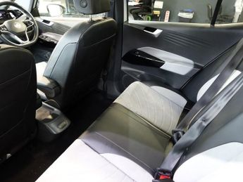 VOLKSWAGEN ID.3 Pro 58kWh Family Hatchback 5dr Electric Auto (145 ps)