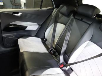 VOLKSWAGEN ID.3 Pro 58kWh Family Hatchback 5dr Electric Auto (145 ps)