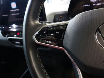 VOLKSWAGEN ID.3 Pro 58kWh Family Hatchback 5dr Electric Auto (145 ps)