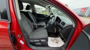 VOLKSWAGEN GOLF AUTOMATIC 1.6 TDI Match Hatchback 5dr Diesel DSG Euro 5 (105 ps)