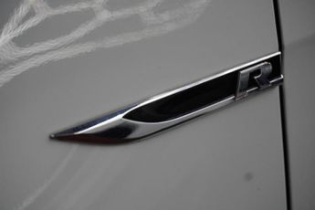 VOLKSWAGEN GOLF 2.0 TSI R Estate 5dr Petrol DSG 4Motion Euro 6 (s/s) (300 ps)