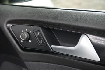 VOLKSWAGEN GOLF 2.0 TSI R Estate 5dr Petrol DSG 4Motion Euro 6 (s/s) (300 ps)