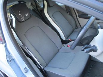 RENAULT ZOE 22kWh Dynamique Nav Hatchback 5dr Electric Auto (Battery Lease) 