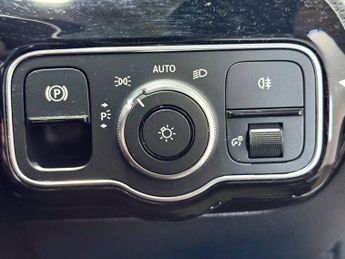 MERCEDES-BENZ CLA 1.3 CLA250e 15.6kWh AMG Line Night Edition (Premium Plus) Shooti