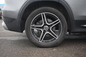 MERCEDES-BENZ GLB 1.3 GLB200 MHEV AMG Line (Executive) SUV 5dr Petrol Hybrid 7G-DC