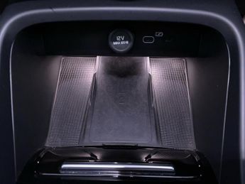 VOLVO C40 Twin Recharge 78kWh Ultimate SUV 5dr Electric Auto AWD (408 ps)