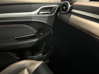 MG MG ZS 72.6kWh Trophy Connect Long Range SUV 5dr Electric Auto (156 ps)