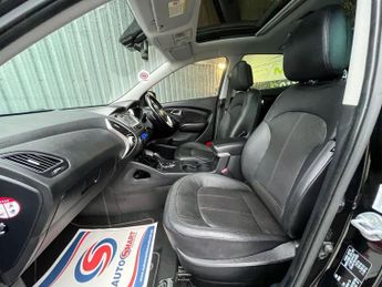 HYUNDAI IX35 2.0 CRDi Premium SUV 5dr Diesel Auto 4WD Euro 5 (184 ps)