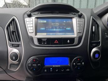 HYUNDAI IX35 2.0 CRDi Premium SUV 5dr Diesel Auto 4WD Euro 5 (184 ps)