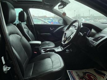 HYUNDAI IX35 2.0 CRDi Premium SUV 5dr Diesel Auto 4WD Euro 5 (184 ps)