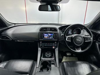 JAGUAR F-PACE 3.0 D300 V6 S SUV 5dr Diesel Auto AWD Euro 6 (s/s) (300 ps)
