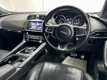 JAGUAR F-PACE 3.0 D300 V6 S SUV 5dr Diesel Auto AWD Euro 6 (s/s) (300 ps)