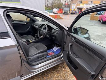 SKODA SUPERB 2.0 TSI SportLine Plus Hatchback 5dr Petrol DSG Euro 6 (s/s) (19