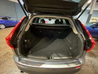 VOLVO XC60 2.0 D4 Momentum Pro SUV 5dr Diesel Auto AWD Euro 6 (s/s) (190 ps