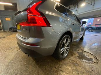 VOLVO XC60 2.0 D4 Momentum Pro SUV 5dr Diesel Auto AWD Euro 6 (s/s) (190 ps