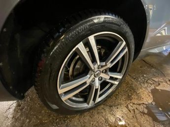 VOLVO XC60 2.0 D4 Momentum Pro SUV 5dr Diesel Auto AWD Euro 6 (s/s) (190 ps