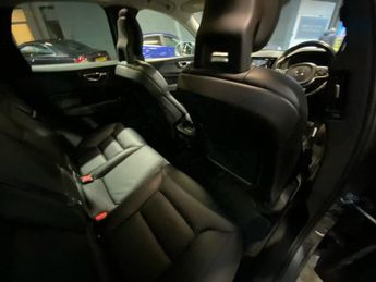 VOLVO XC60 2.0 D4 Momentum Pro SUV 5dr Diesel Auto AWD Euro 6 (s/s) (190 ps