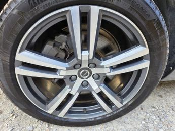 VOLVO XC60 2.0 D4 Momentum Pro SUV 5dr Diesel Auto AWD Euro 6 (s/s) (190 ps