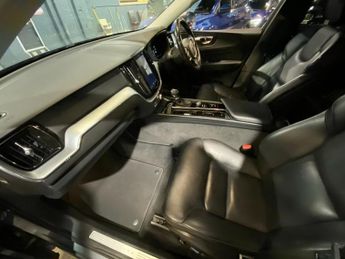 VOLVO XC60 2.0 D4 Momentum Pro SUV 5dr Diesel Auto AWD Euro 6 (s/s) (190 ps