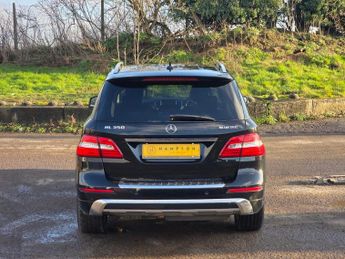 MERCEDES-BENZ M CLASS 3.0 ML350 V6 BlueTEC AMG Sport SUV 5dr Diesel G-Tronic 4WD Euro 