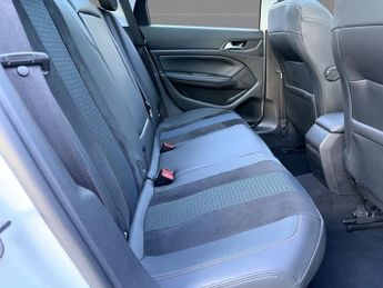 PEUGEOT 308 SW 1.2 PureTech Tech Edition Estate 5dr Petrol EAT Euro 6 (s/s) (13