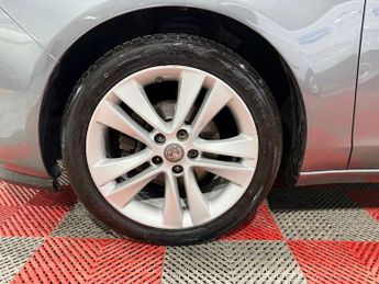 VAUXHALL ZAFIRA TOURER 1.4i Turbo SRi Nav MPV 5dr Petrol Auto Euro 6 (140 ps)