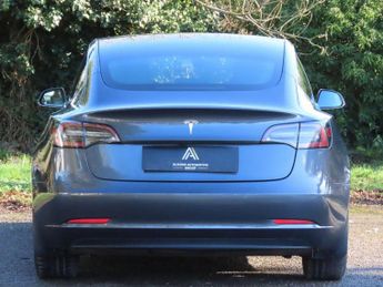 TESLA Model 3 Standard Range Plus Auto RWD 4dr