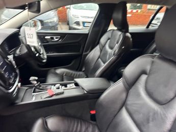 VOLVO V60 CROSS COUNTRY 2.0 D4 Plus Estate 5dr Diesel Auto AWD Euro 6 (s/s) (190 ps)