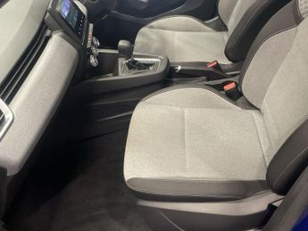 RENAULT CLIO 1.6 E-TECH evolution Hatchback 5dr Petrol Hybrid Auto Euro 6 (s/