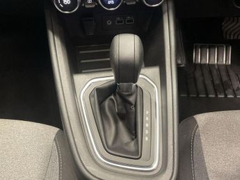 RENAULT CLIO 1.6 E-TECH evolution Hatchback 5dr Petrol Hybrid Auto Euro 6 (s/