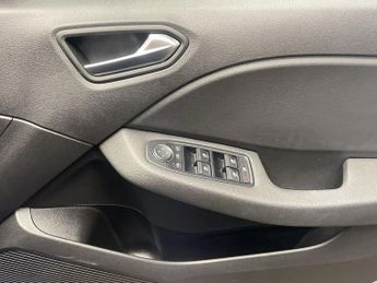 RENAULT CLIO 1.6 E-TECH evolution Hatchback 5dr Petrol Hybrid Auto Euro 6 (s/