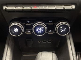 RENAULT CLIO 1.6 E-TECH evolution Hatchback 5dr Petrol Hybrid Auto Euro 6 (s/