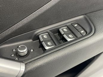 AUDI Q2 1.5 TFSI CoD 35 S line SUV 5dr Petrol Manual Euro 6 (s/s) (150 p