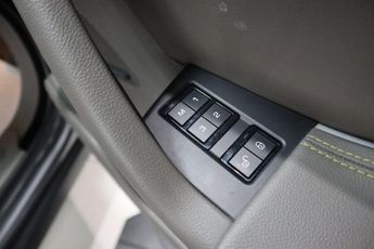 JAGUAR F-PACE 2.0 D240 R-Sport SUV 5dr Diesel Auto AWD Euro 6 (s/s) (240 ps)