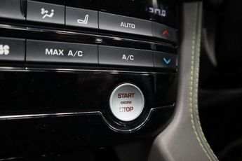 JAGUAR F-PACE 2.0 D240 R-Sport SUV 5dr Diesel Auto AWD Euro 6 (s/s) (240 ps)