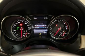 MERCEDES-BENZ CLA 2.1 CLA200d AMG Line Coupe 4dr Diesel 7G-DCT Euro 6 (s/s) (136 p