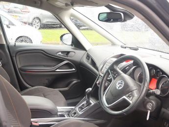 VAUXHALL ZAFIRA TOURER 1.4i Turbo SE MPV 5dr Petrol Auto Euro 6 (140 ps)