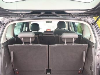 VAUXHALL ZAFIRA TOURER 1.4i Turbo SE MPV 5dr Petrol Auto Euro 6 (140 ps)