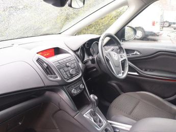 VAUXHALL ZAFIRA TOURER 1.4i Turbo SE MPV 5dr Petrol Auto Euro 6 (140 ps)
