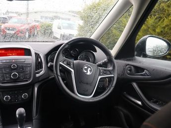 VAUXHALL ZAFIRA TOURER 1.4i Turbo SE MPV 5dr Petrol Auto Euro 6 (140 ps)