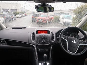 VAUXHALL ZAFIRA TOURER 1.4i Turbo SE MPV 5dr Petrol Auto Euro 6 (140 ps)